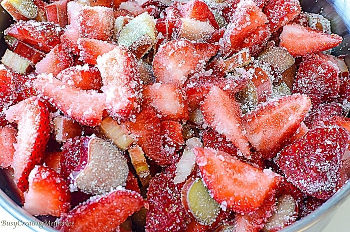 Easy Rhubarb Crisp With Cake Mix Easy Rhubarb Crisp With Cake Mix