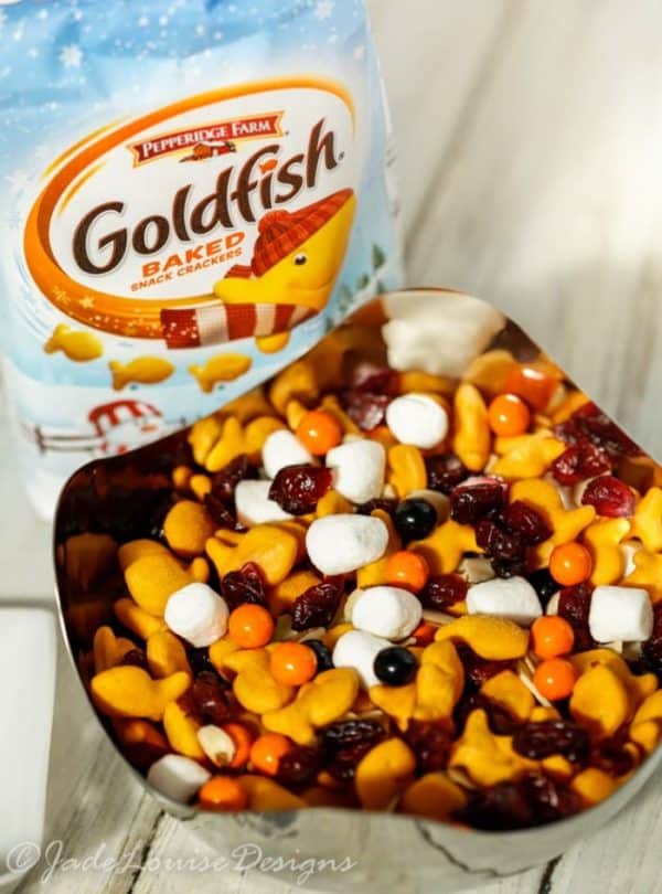 Goldfish Snacks Trail Mix for Fun Holiday Travel